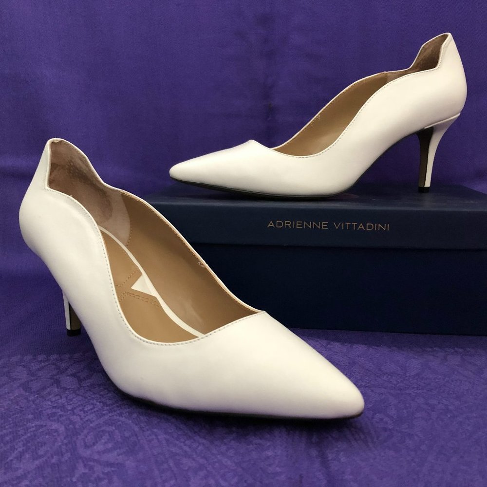 White leather Adrienne Vittadini 3" heels, size 9 1/2